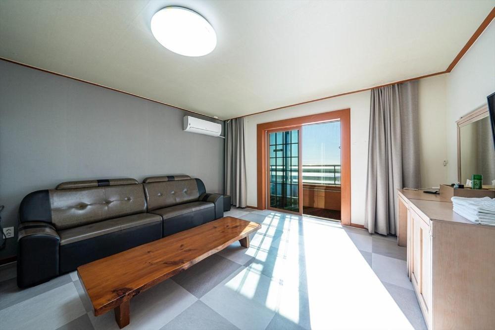 Oceanview Resortel Boryeong Buitenkant foto