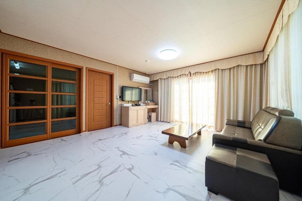 Oceanview Resortel Boryeong Buitenkant foto