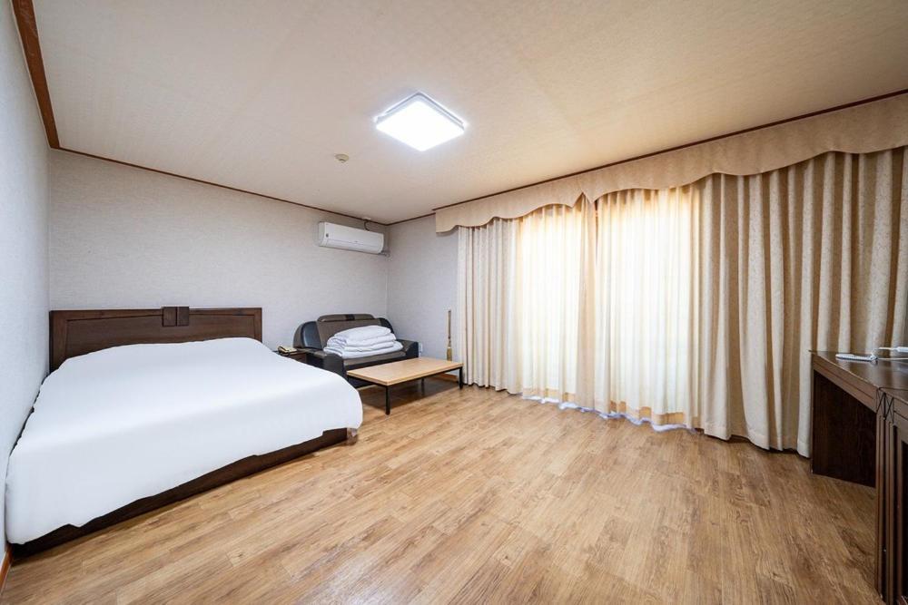 Oceanview Resortel Boryeong Buitenkant foto
